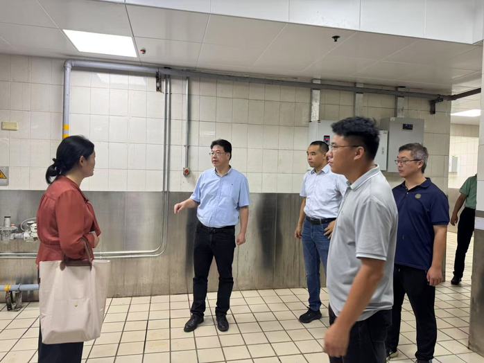 我校开展新学期后勤保障工作检查