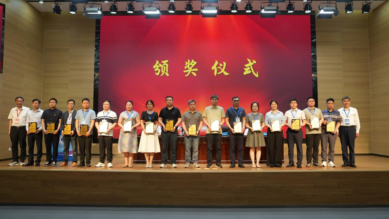 我校后勤餐饮工作喜获两项省级荣...